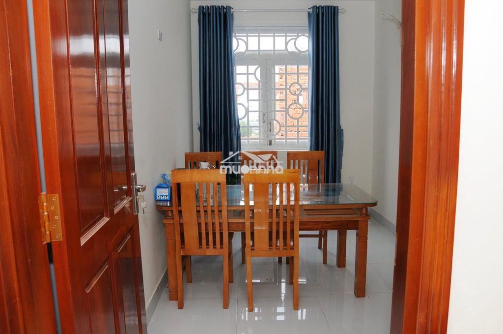 Phòng vip (ở ghép 3 người) cách đh tài chính - marketing 800m, fpt 3km - 4