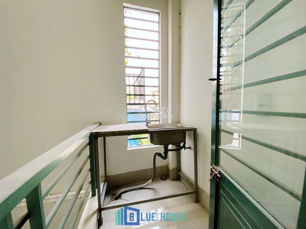 Phòng của sổ trời, tách bếp, của gỗ, đối diện etown cộng hòa, tân bình - 3