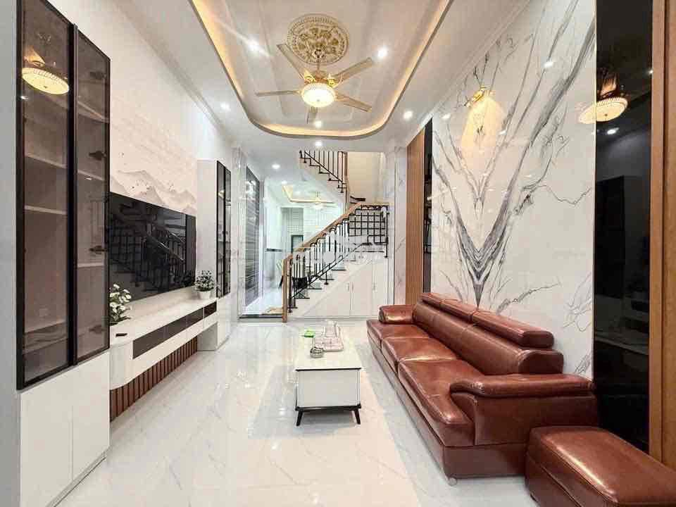45m2 vuông vức, nhà mới,xe hơi vào nhà, đường lê lợi - 2