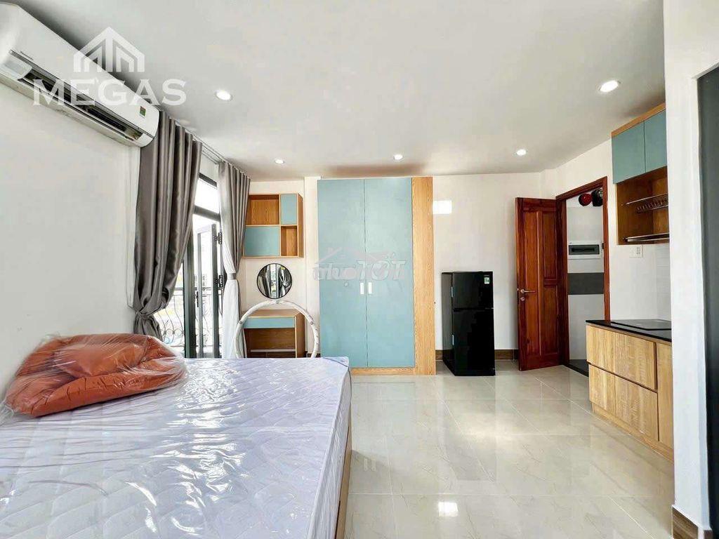 Cho thuê căn ban công lớn, full nội thất trung tâm phú nhuận, gần ueh. - 3