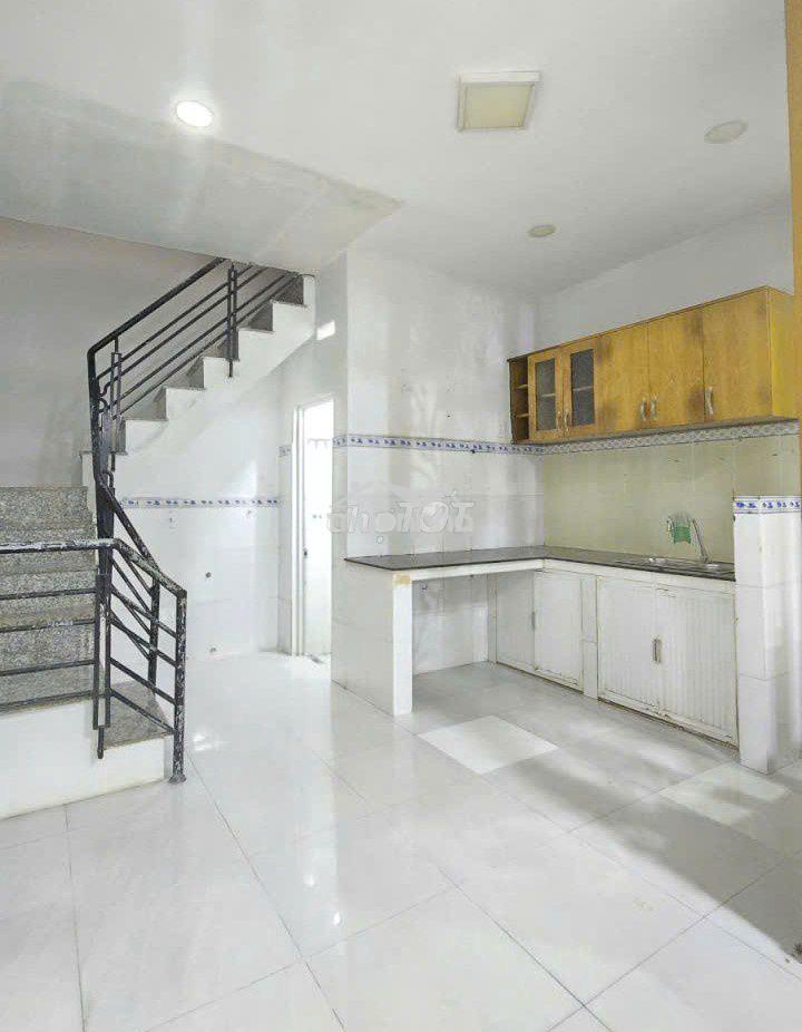 Nhà rộng sạch thoáng, gần đh ngoại thương sơn kỳ. - 2