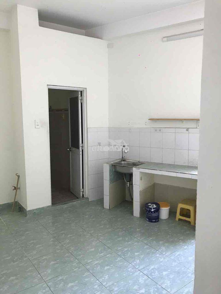 Cho thuê tầng 2 nhà có cầu thang và lối đi riêng tư - 3