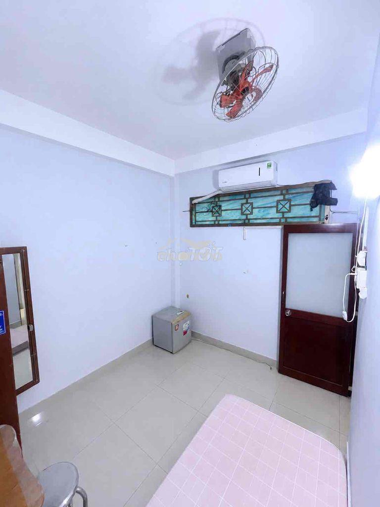 Cho nữ thuê phòng mặt tiền q8