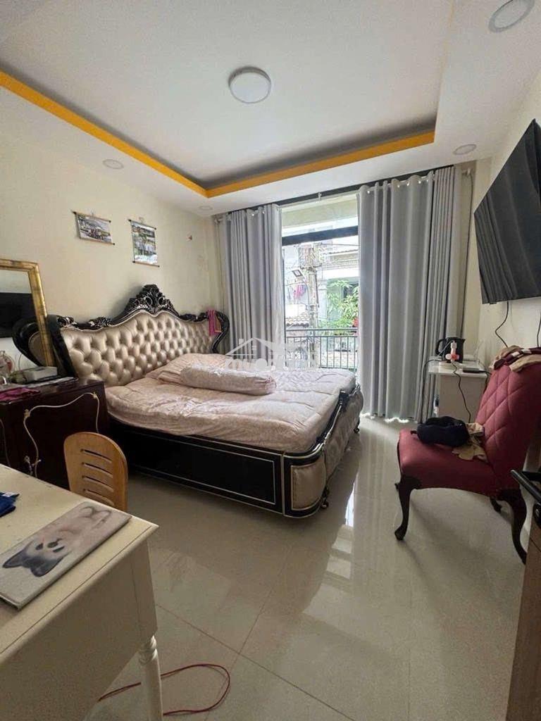 Ngay vòng xoay phú lâm q6- nhà 3 tầng- 52m2 - hẻm ôtô tránh chỉ 6. tỷ - 2
