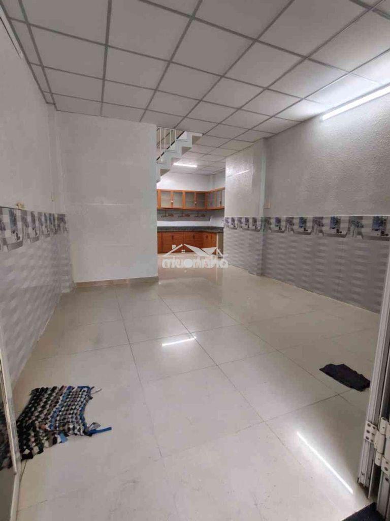 Nhà âu cơ giáp quận 11 , 4m x 9m giá 3 tỷ nhỉnh