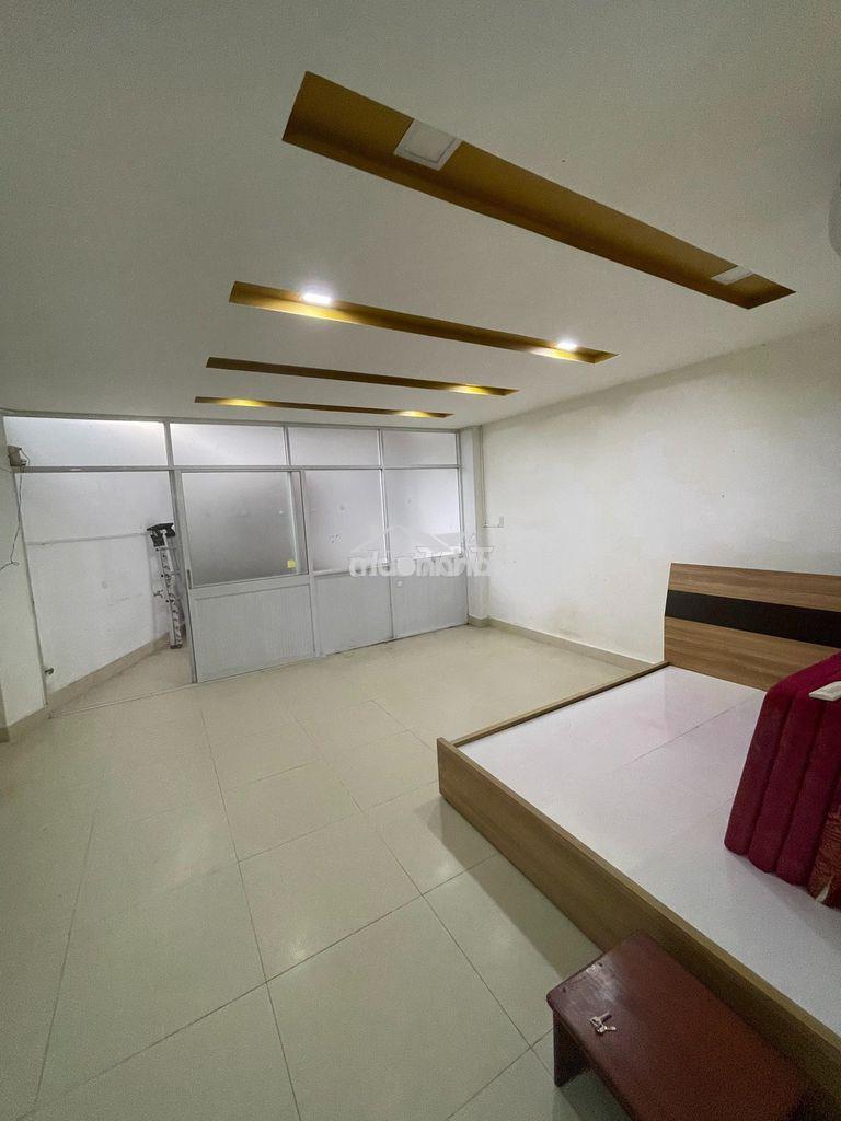 Chính chủ cho thuê phòng đẹp 30m2 ngay đại học uef 6.8tr/tháng - 2