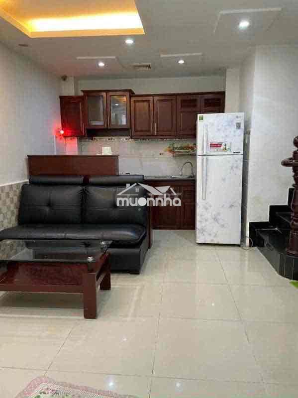 Nhà nc sát mt đường 2 lầu 2pn 3vs lê thị riêng q1