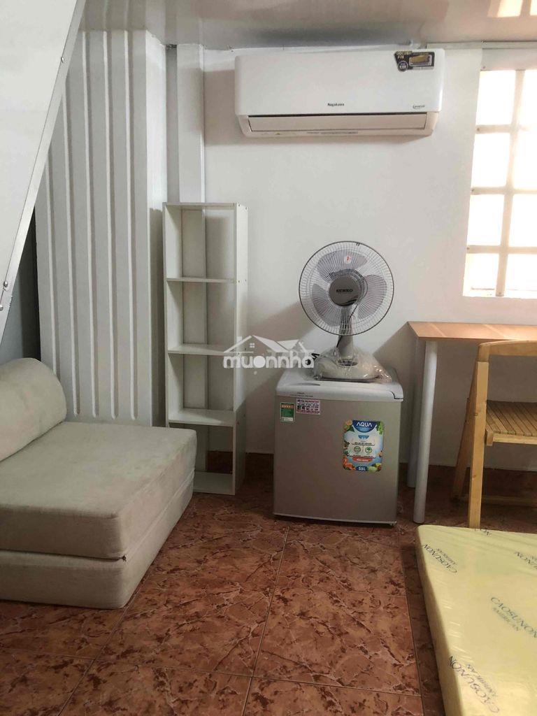 Phòng ban công, cửa sổ 5p đi bộ đến đh công thương