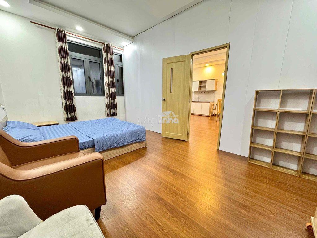 Căn hộ cao cấp 1 phòng ngủ full nội thất rộng hơn 50m2 - 3