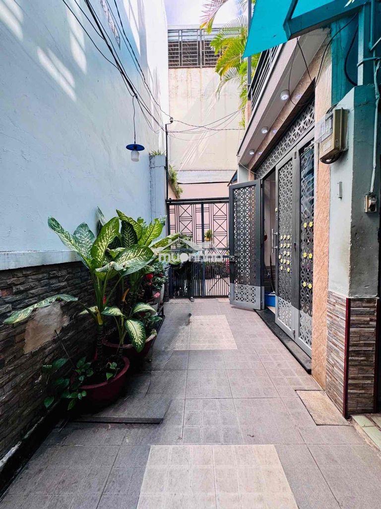Nhà bán gần 40m2 3 tầng 3pn gần chợ bà chiểu - 2