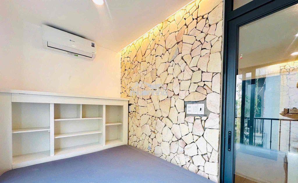 Cho thuê căn hộ dịch vụ có thang máy full nội thất đường lê văn sỹ q3 - 4
