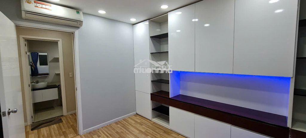 Cho thuê căn góc 3 phòng ngủ view quận 1 có nội thất  - 3