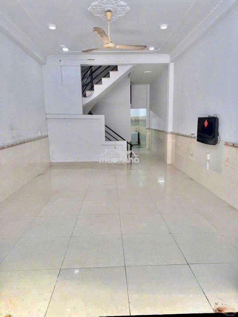 Cho thuê nhà 1 trệt 1 lầu 4x17m hẻm xe hơi gần chợ lý phục man
