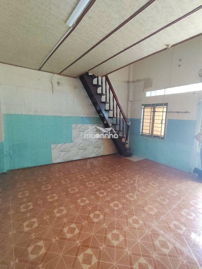 Nhà ngộp cấp 4 liền kề - giá chào 5ty8 ( còn thương lượng )