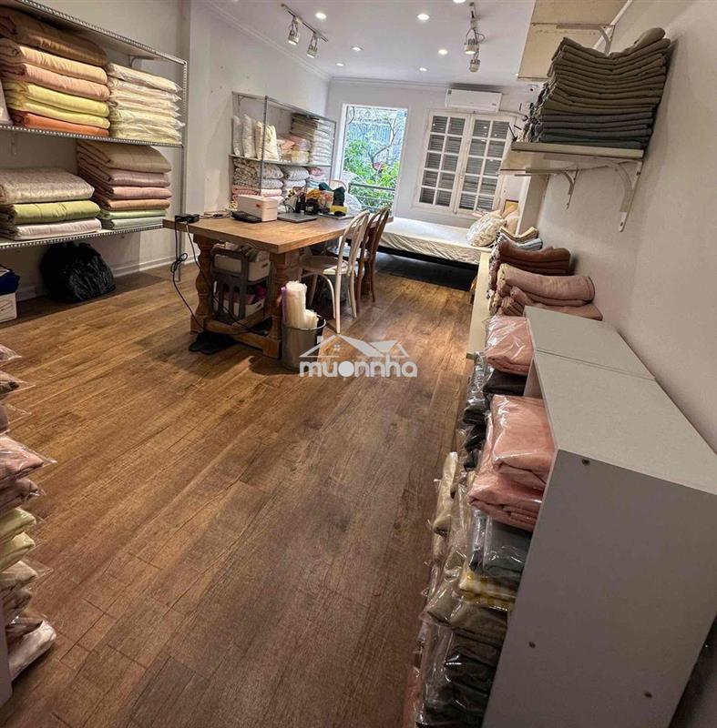Cho thuê toà nhà mặt phố lê văn hưu ( tổng 200m2)