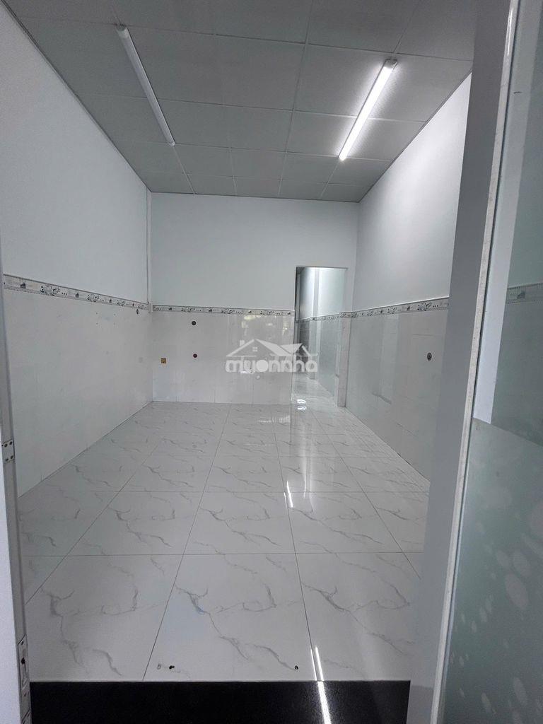 Nhà trung tâm tt hóc môn, 48m2, 2pn, sh chính chủ, sát chợ hm, lth
