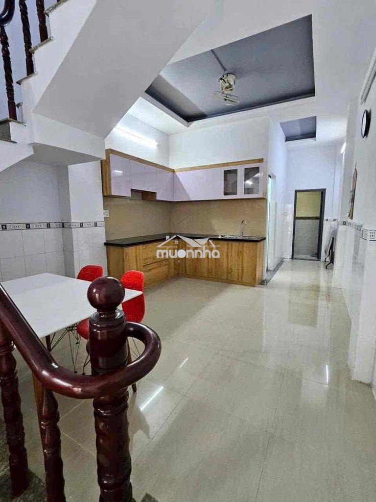 Cho thuê nhà đẹp-4x10-3pn+ 5wc- có máy lạnh- p16,q8- 10tr - 2