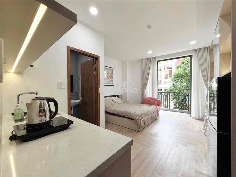 Thuê ngay căn hộ studio 35m2 phan đăng lưu ban cong gần chợ bà chiểu
