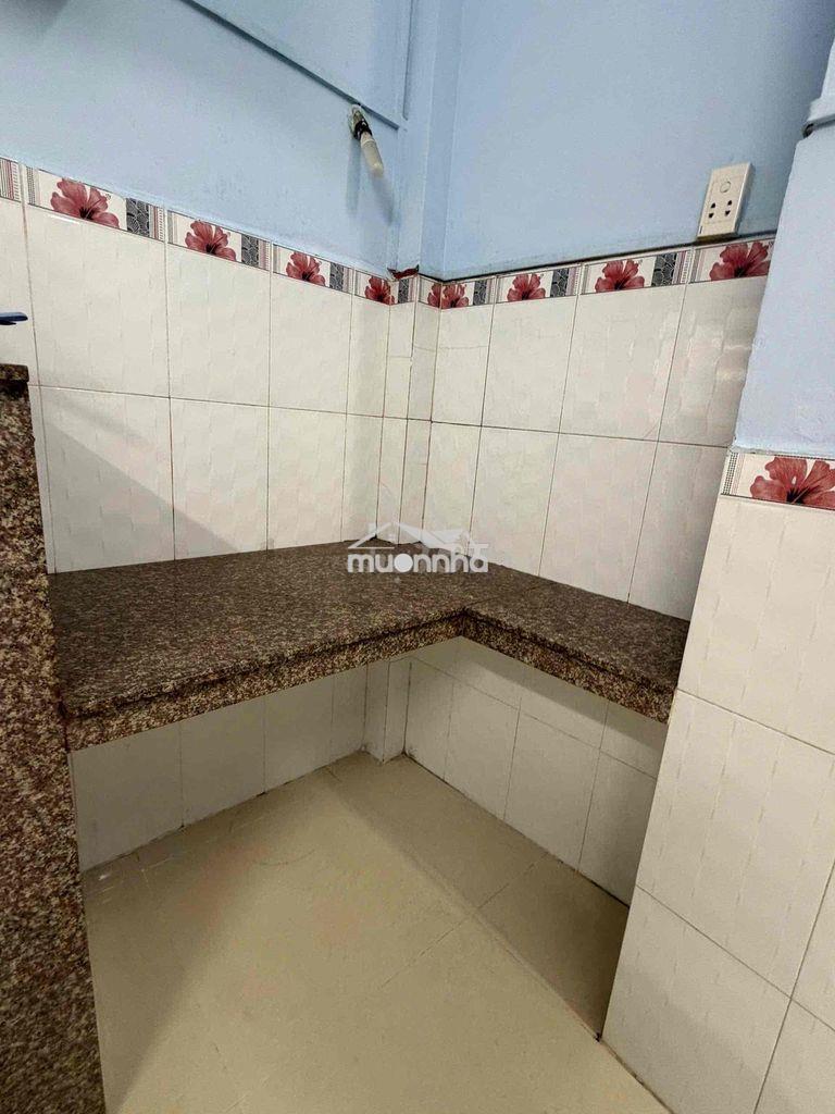 Q6 văn thân nhà nhỏ điện nước riêng - 5tr - 3
