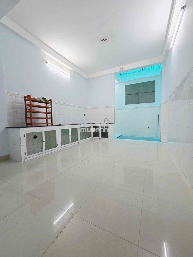 Nhà cho thuê nguyên căn hẻm 8m, 3 tầng, 3pn - 4