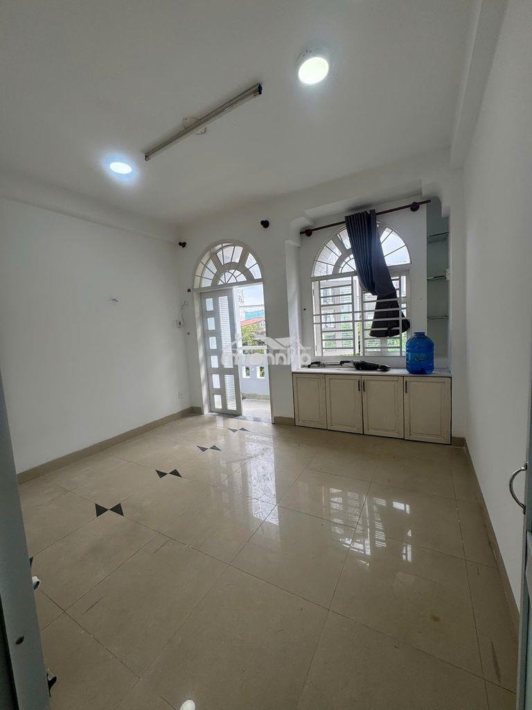 Cho thuê nhà sơn mới mặt tiền trần quang cơ 8pn 8wc 8 bếp đồnghồ riêng
