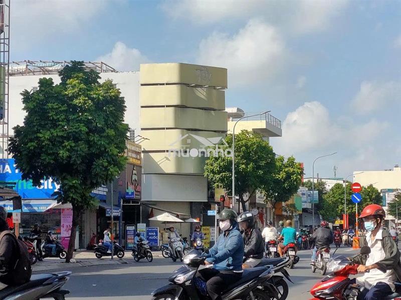 Cần cho thuê căn gần góc trung tâm tân phú . nhà vp .