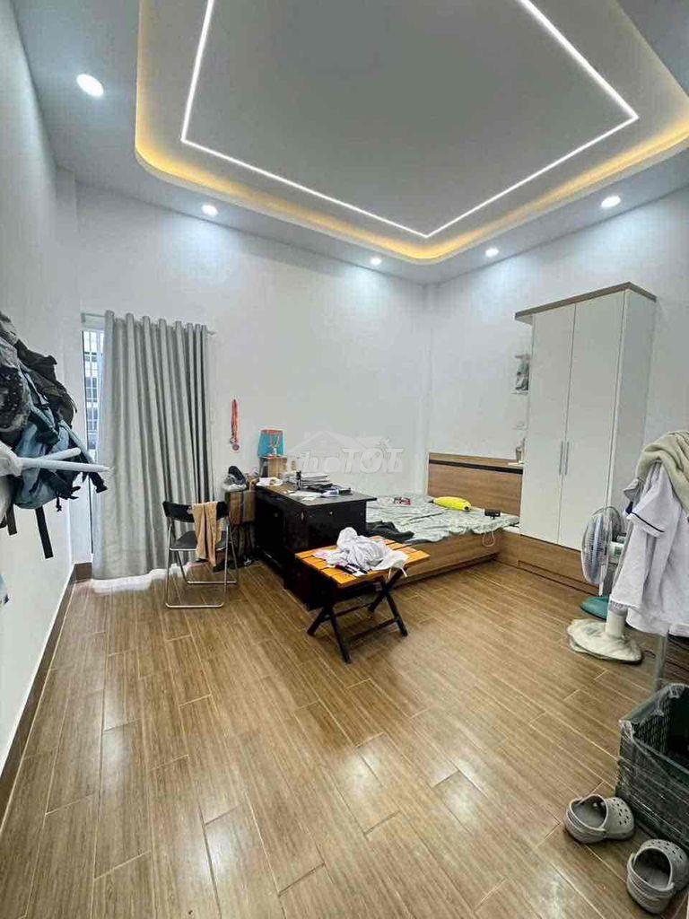 Nhà - 1/ giáp quận 6 - dt: 4.4m x 14m- trệt lầu - 4.9tỷ - 3