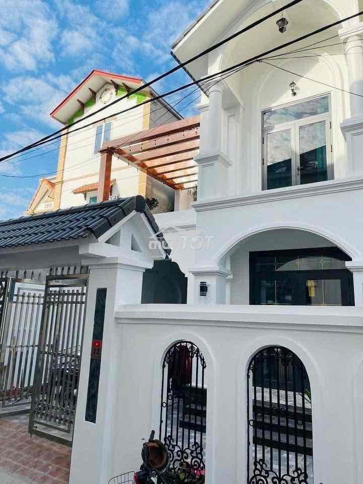 Bán gấp nhà mặt ngõ ô tô 7 chỗ sát phố