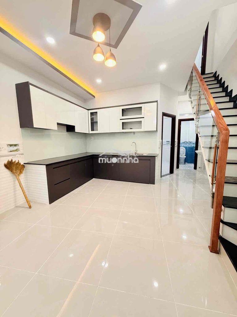Mặt tiền đường - phù hợp ở hoặc kinh doanh lâu dài - chủ gấp bán - 2