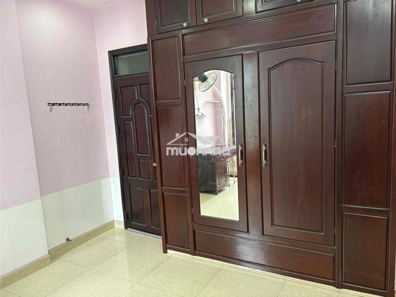 Cho thuê phòng trọ nhà mặt tiền đường lớn quận 11. giá 2.5tr