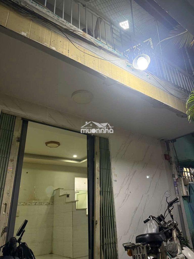 Cho thuê nhà lạc long quân quận 11- giá 6tr