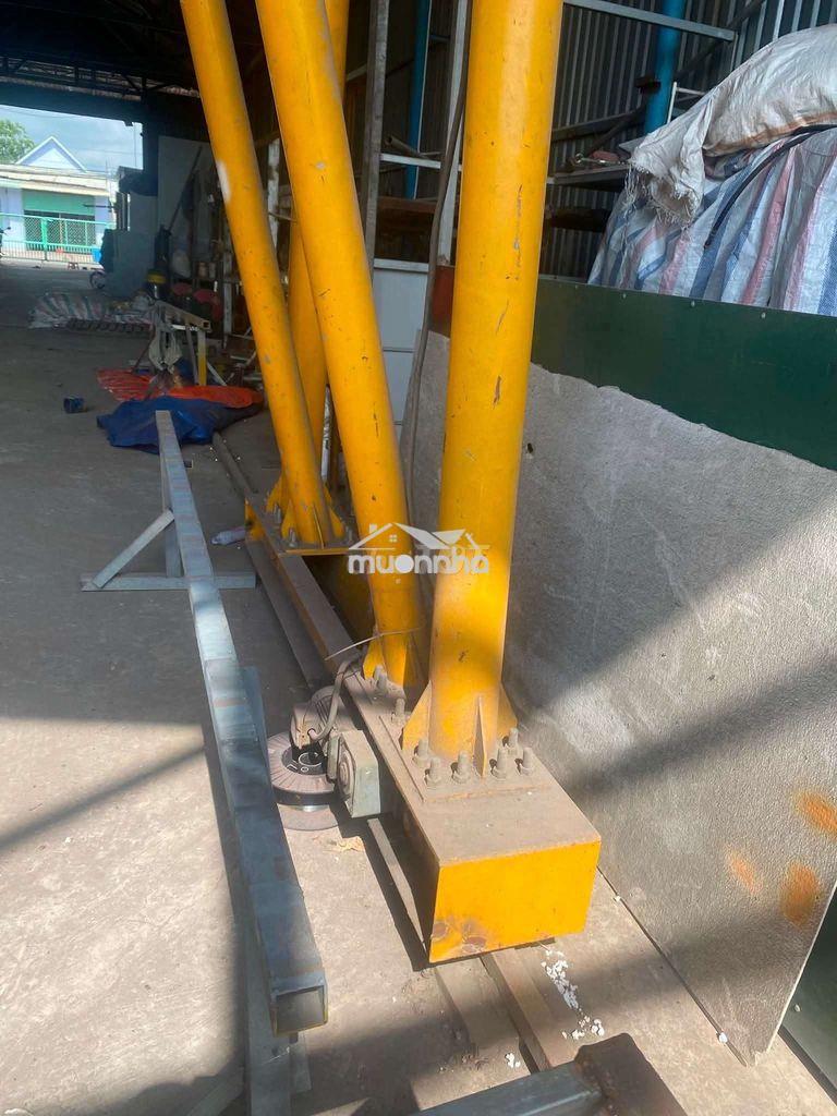 Xưởng tiền chế có cẩu trục hoá an 1600m giá 32 triệu