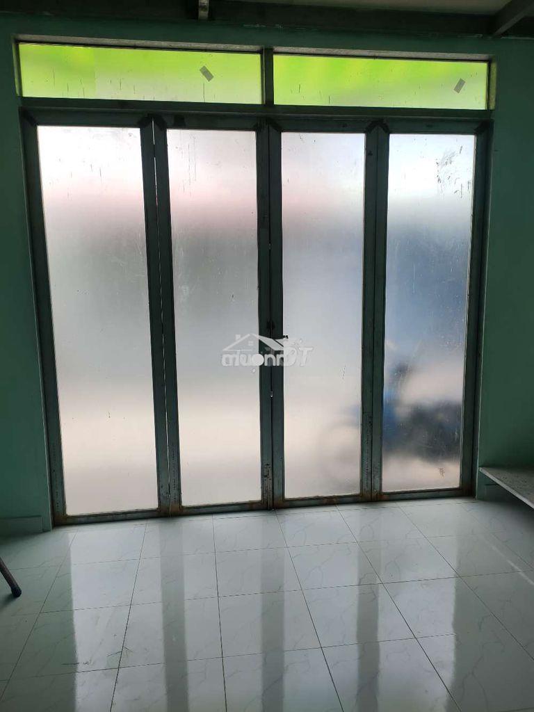 Nhà cho thuê hẻm rộng thoáng mát gần cửa hàng tiện lợi bách hóa xanh