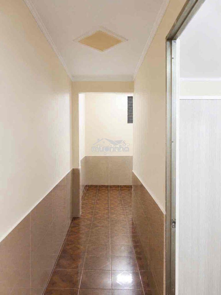 1,8 tỷ sổ riêng 40m2 phía sau go dĩ an, cho thuê 5tr/ tháng - 4