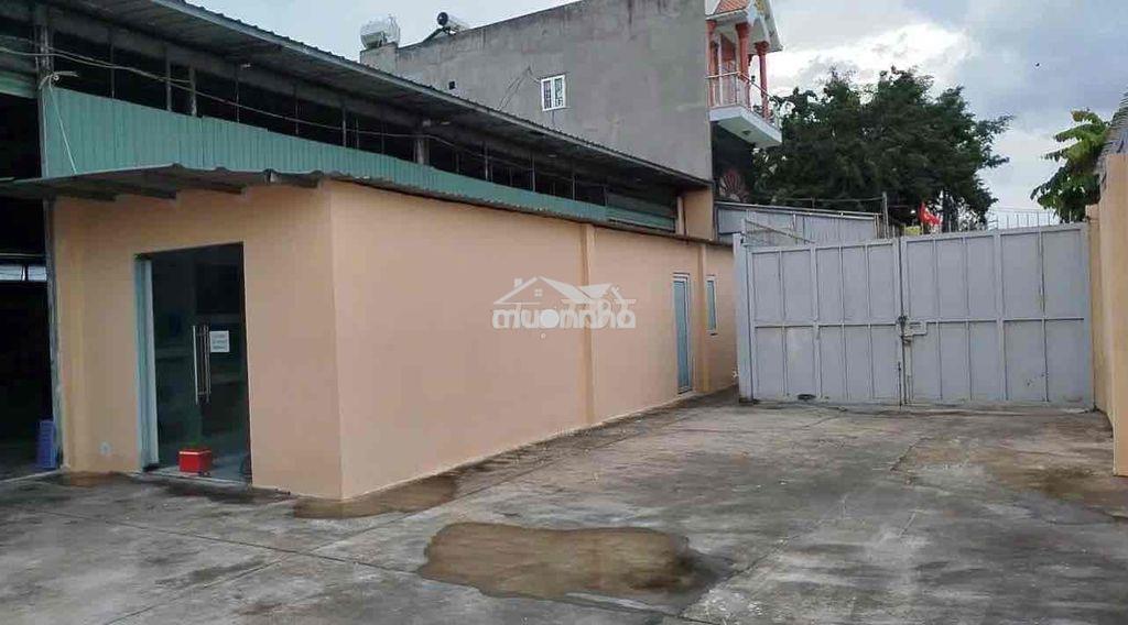 Cho thuê xưởng 1000m ngay ngã tư tô ký và thới tam thôn 18 - 3