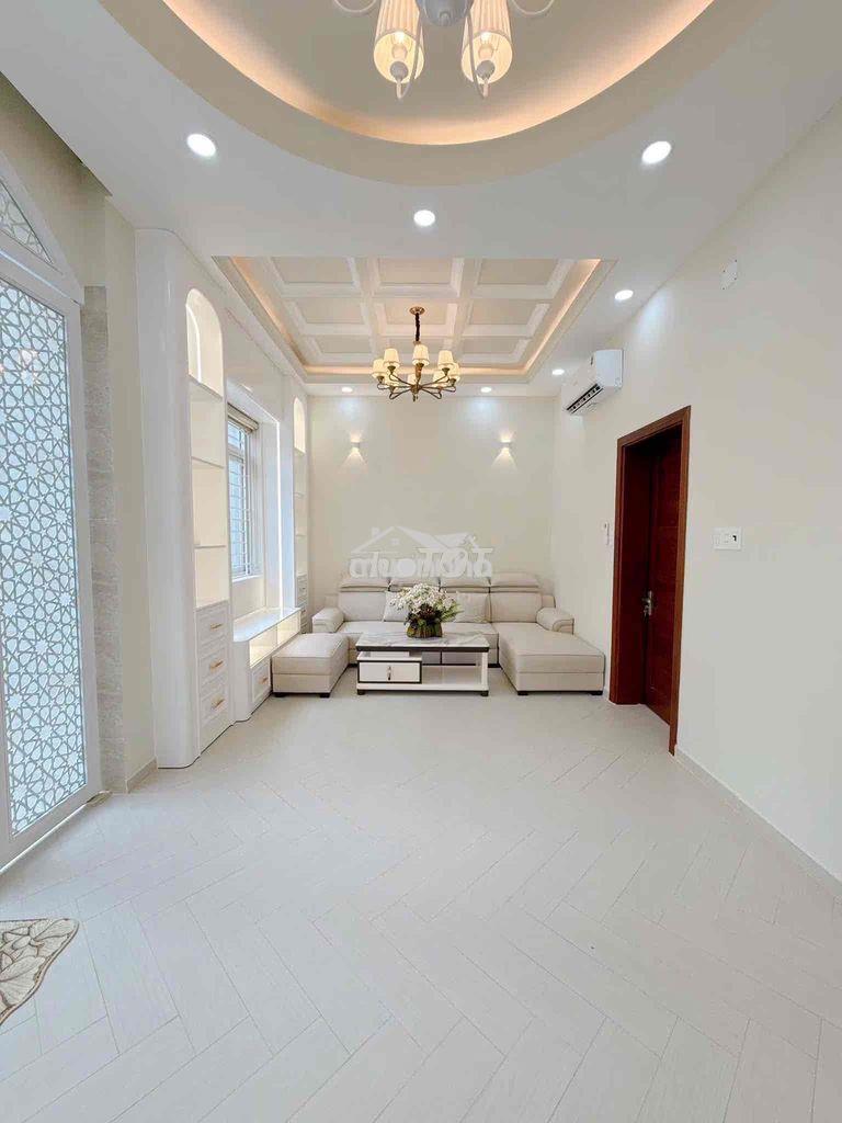 “Triệu hạt mưa rơi không hạt nào rơi nhầm chỗ. giữa muôn vàn căn nhà, - 3