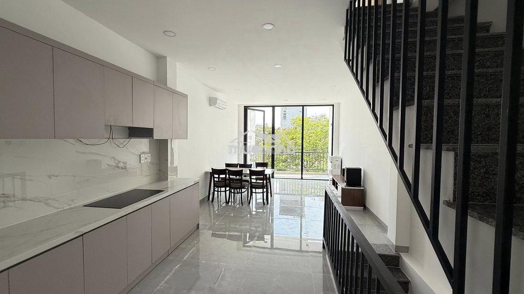 Bán nhà 4 tầng full nội thất - 5,68 tỷ tl mạnh - 4
