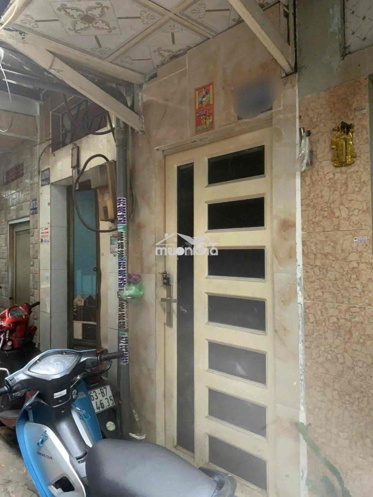 Cho thuê nhà hẻm 2.6m nguyễn trãi, p.n.c.trinh, q.1, 2.7tr.