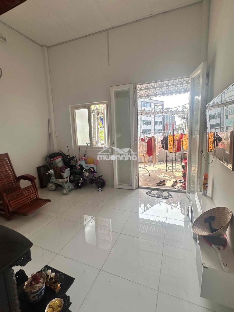 Cc quận 5 lầu 3 thang bộ