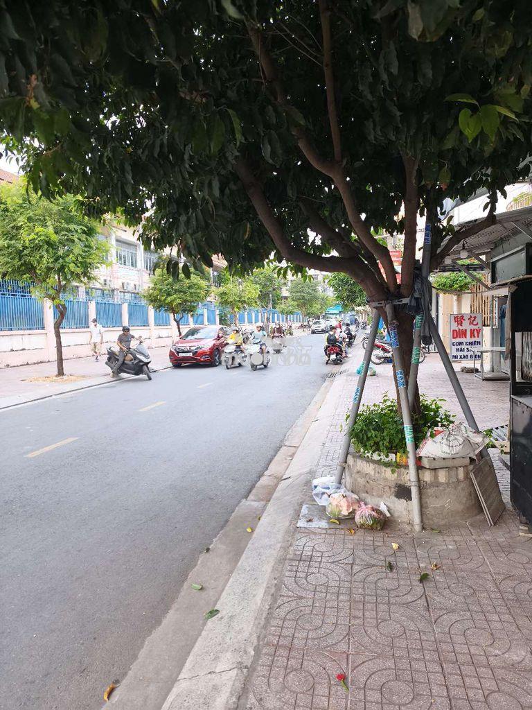 Bán nhà mặt tiền đường số phước bình