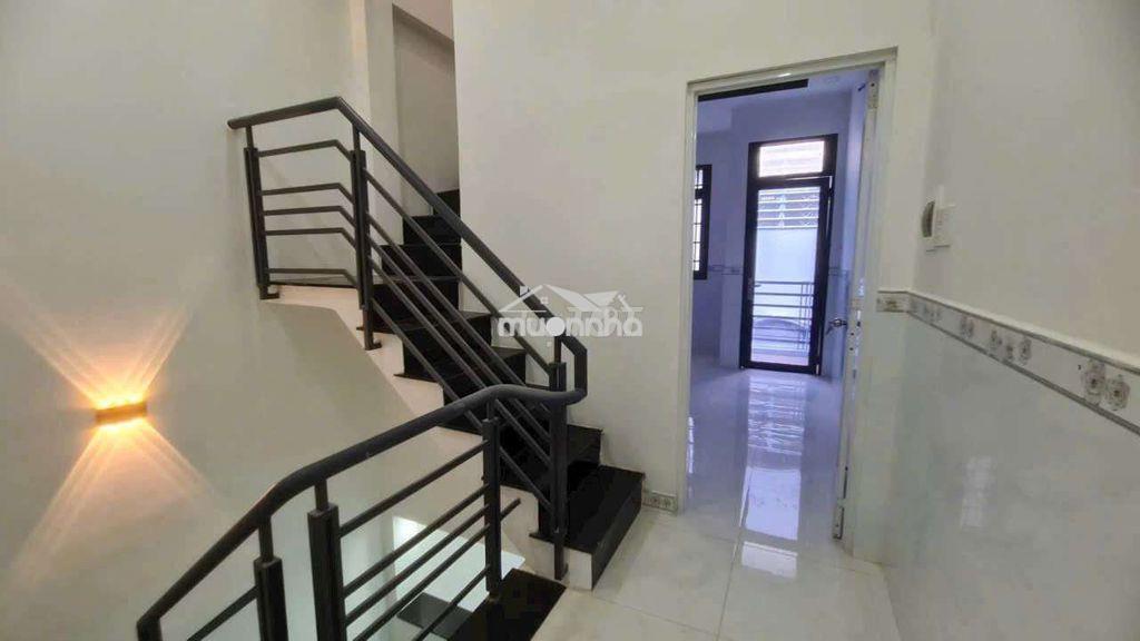 Cho thuê nhà hẻm phạm thế hiển p6 dt 3.3 x10m . giá 10 /tháng chốt - 3