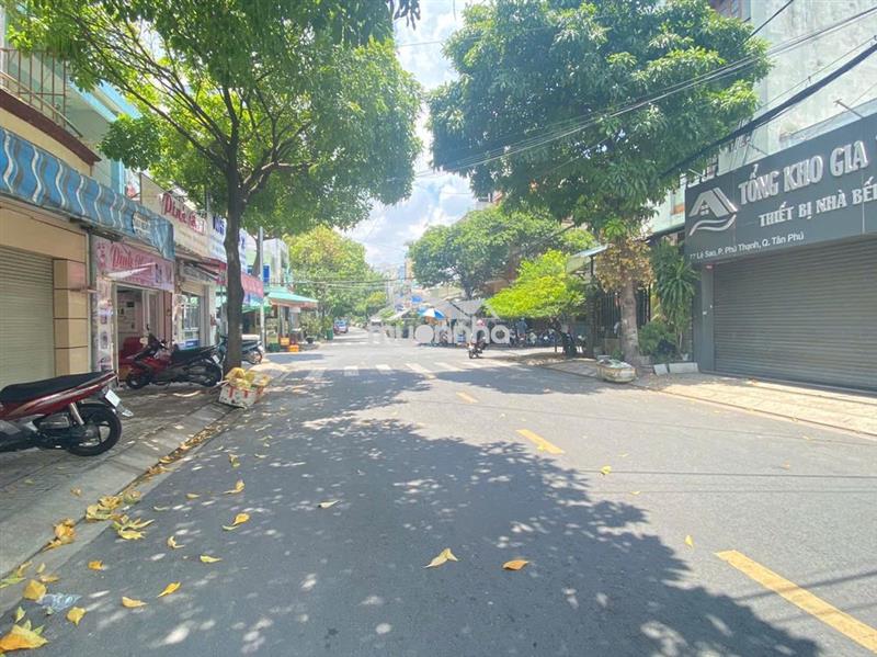 Nhà thuê 4x20m.1 lầu.mtnb ỷ lan.gía:12tr