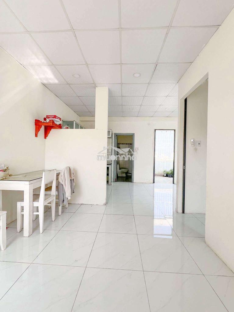 Penthouse- 1 phòng ngủ-full ban công rộng trồng cây- 50m2 - 2