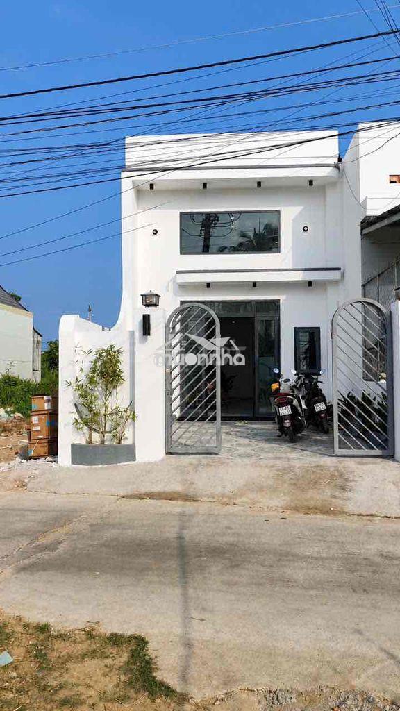 Nhà mới xây 3pn, 2wc, đường rộng, pháp lý rõ ràng