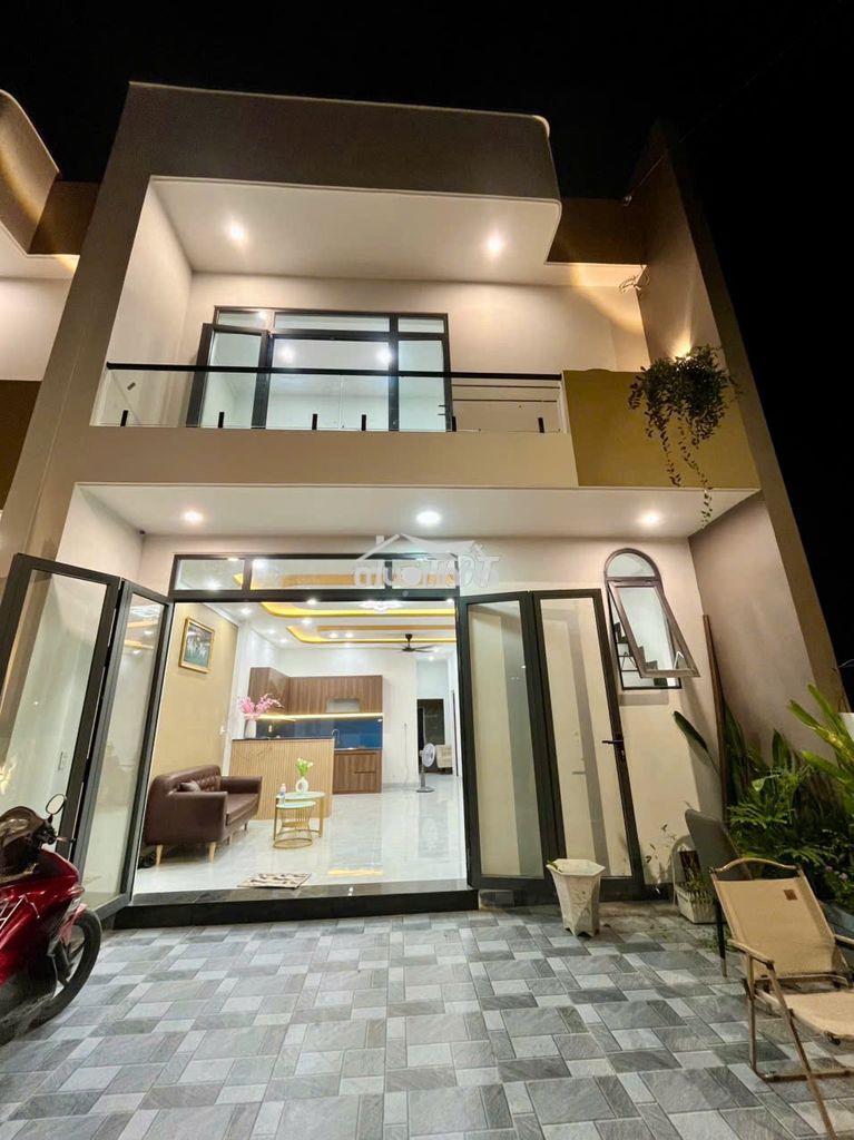 700 triệu sở hữu ngay nhà 1 trệt 2 lầu nằm ngay quốc lộ 13