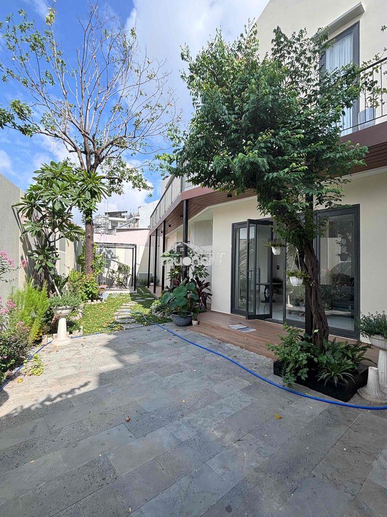 Nhà vườn hiện đại cạnh vimcom lê văn việt dt 200m2