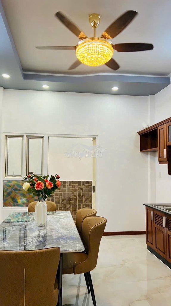 Hxh tô hiến thành - gía 14t5 - dt: 60m2 - 4 tầng nhà mới dọn vô ở liền - 3