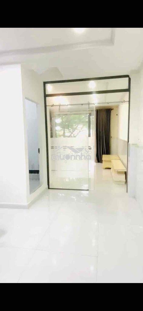 Phòng tách bếp nội thất đầy đủ - 3