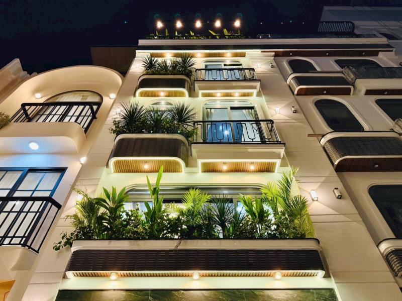 Bán nhà xây mới 5 tầng - hxh - sát mặt tiền - khu đồng bộ - full nội thất