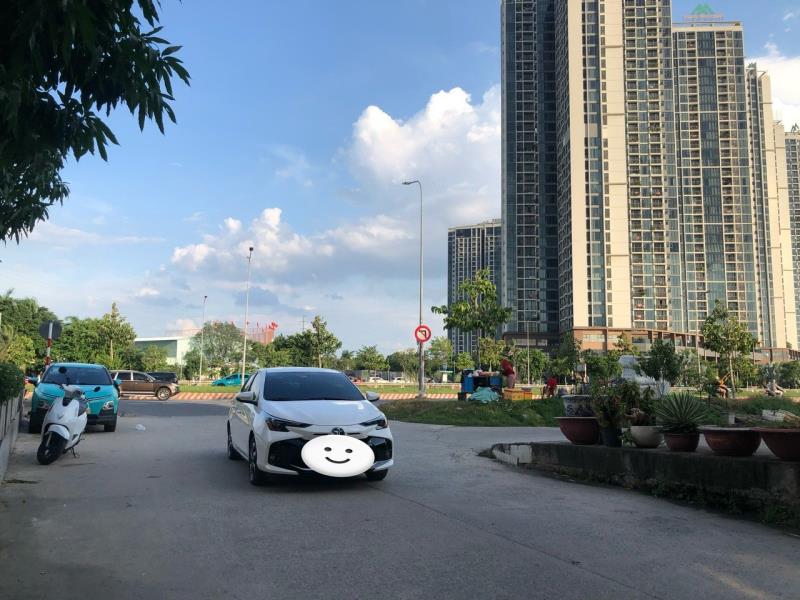 Nhà đẹp quận 7 ở hoặc đầu tư, vị trí đắc địa - hẻm xe hơi, nhiều phòng ngủ